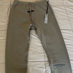ESSENTIALS SWEATPANTS